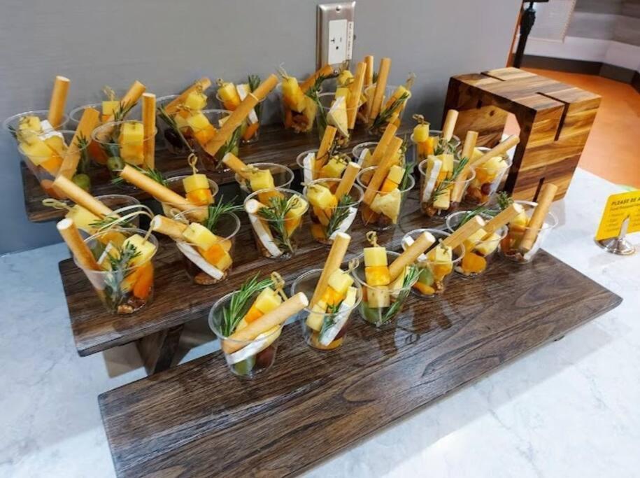 Adorable Private Suite In Ajax, Unique 2 Story Ngoại thất bức ảnh
