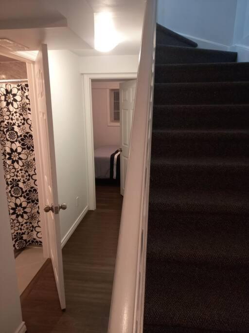 Adorable Private Suite In Ajax, Unique 2 Story Ngoại thất bức ảnh